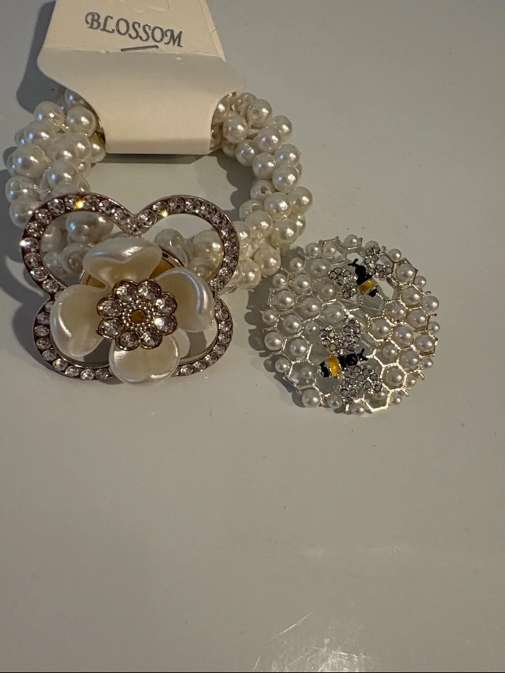 Pearl Stretch Bracelet with White Floral Crystal Accent and Bee Brooch - Picture 4 of 6